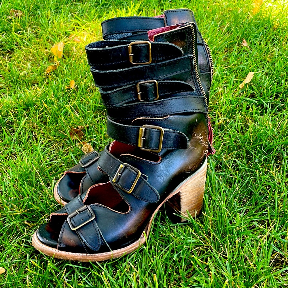 Freebird Sandals